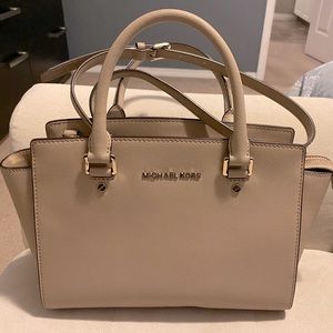 Michael Kors Medium Selma Satchel - Truffle